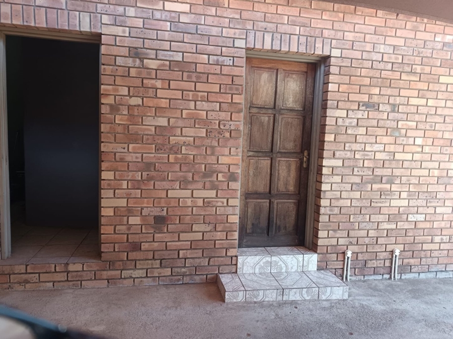 4 Bedroom Property for Sale in Minerva Gardens Northern Cape
